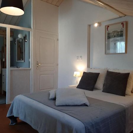 Appartements D'Hotes La Foulonnerie Mios Exterior photo